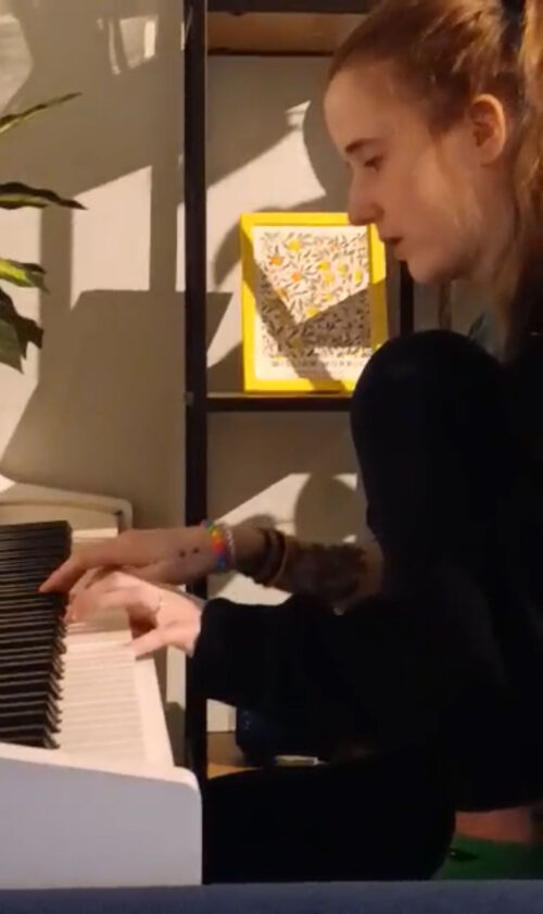 "Comptine d'un autre ete" av Yann Tiersen. Fra filmen Amélie.